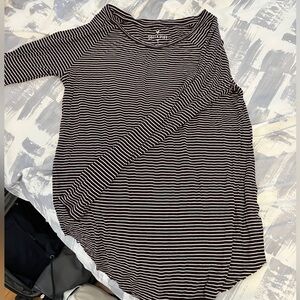 American Eagle long sleeve tee